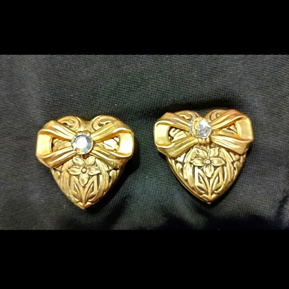 Earrings - Picture 1 of 3